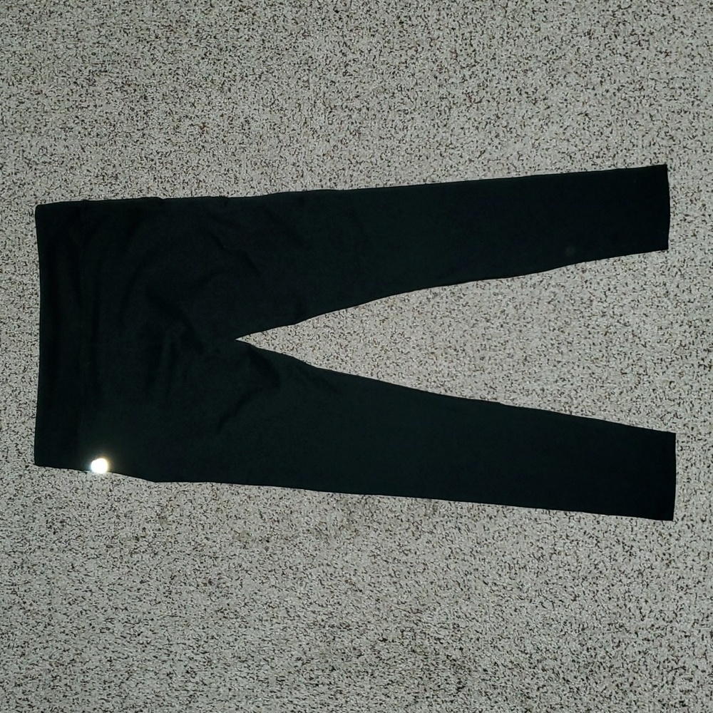 Fabletics Athletic Ziper Pocket Leggings -Black